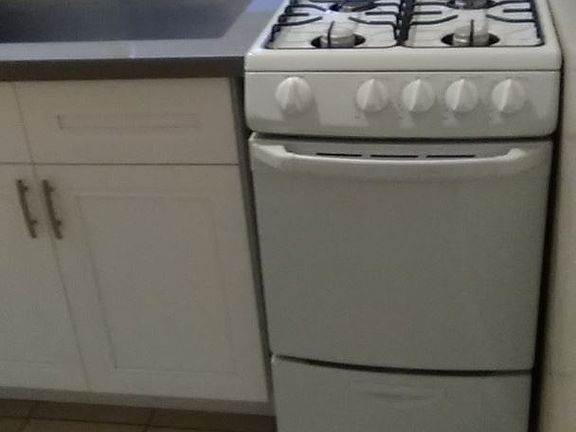 5th image of 245 Linden Ave APT 1