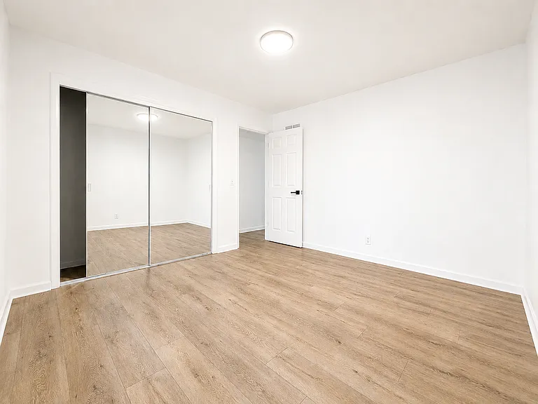 3202 W Birkshire Dr — Photo 36