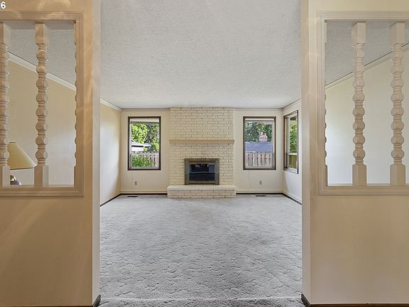 5th image of 2571 Troy Ct