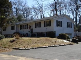 25 Hamilton Rd, Peabody, MA 01960