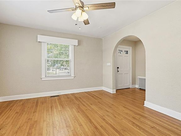 4th image of 5215 Argall Ave