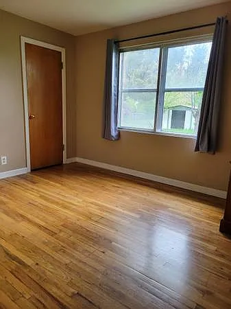 208 Horrocks Dr — Photo 5