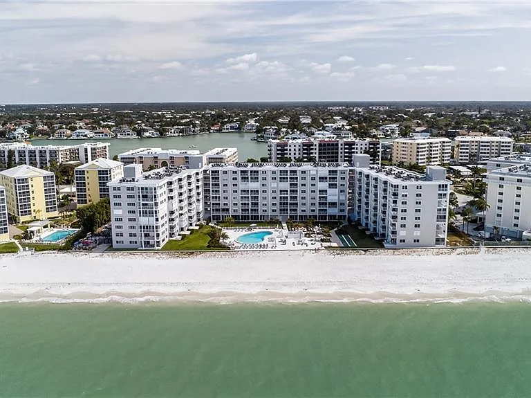 3443 Gulf Shore Blvd N #809 — Photo 1
