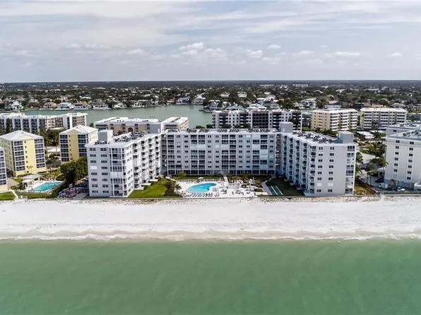 3443 Gulf Shore Blvd N APT 809, Naples, FL 34103