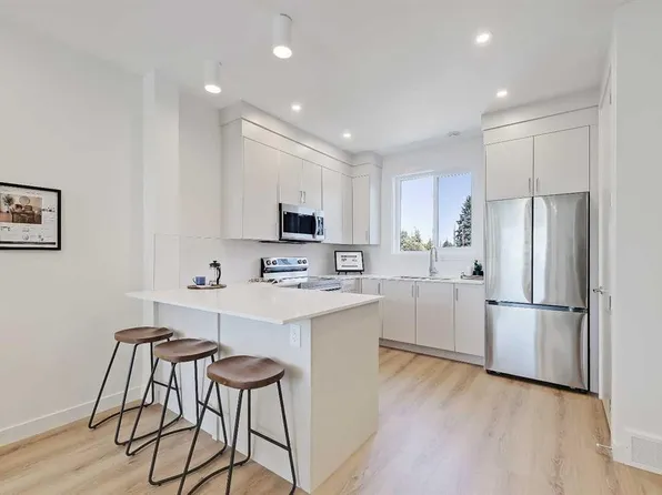 828 S 8th Ave NE #7, Calgary, AB T2E 9E2