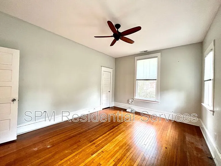102 N 17th St — Photo 17
