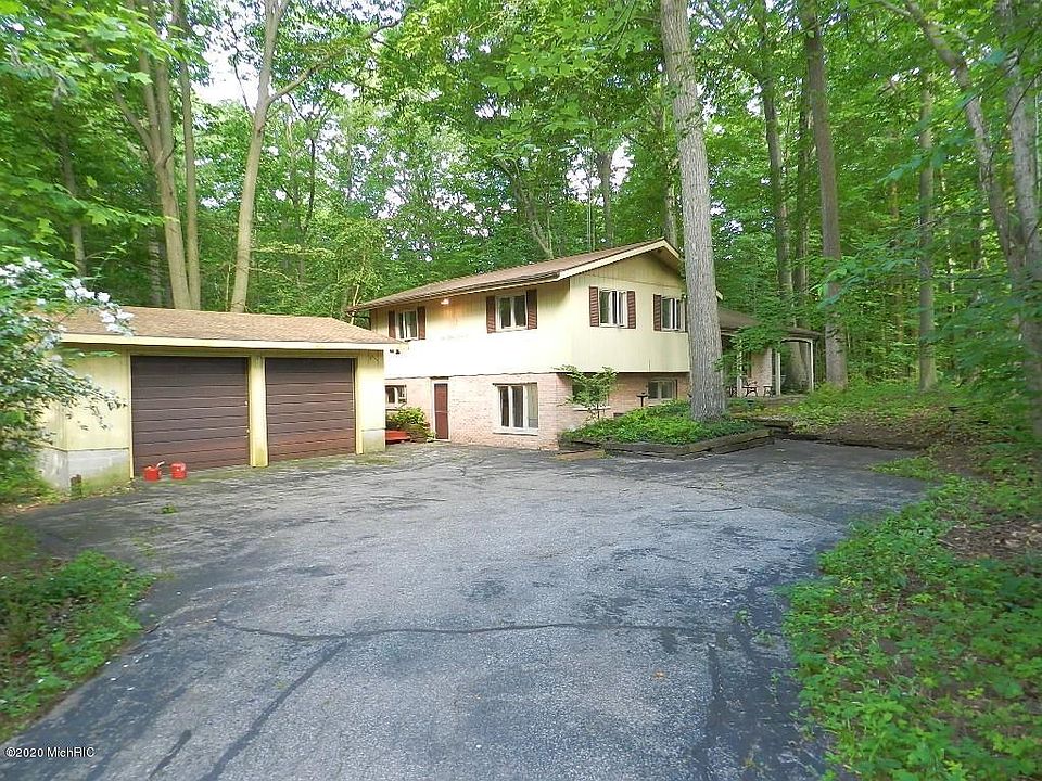 1st image of 1420 Point O Woods Dr