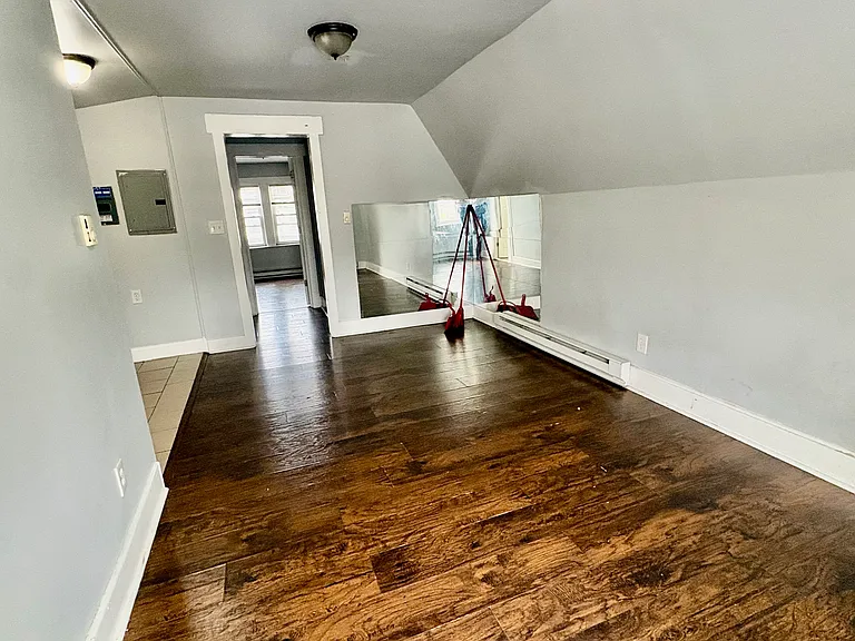 197 Woodside Ave #3 — Photo 5