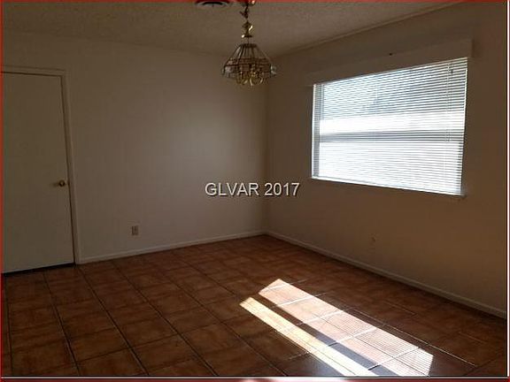 3rd image of 509 Carpenter Dr