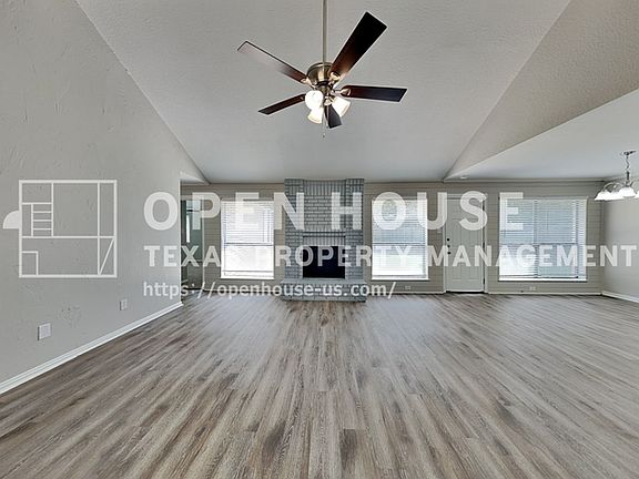 4th image of 1313 Blum Ct