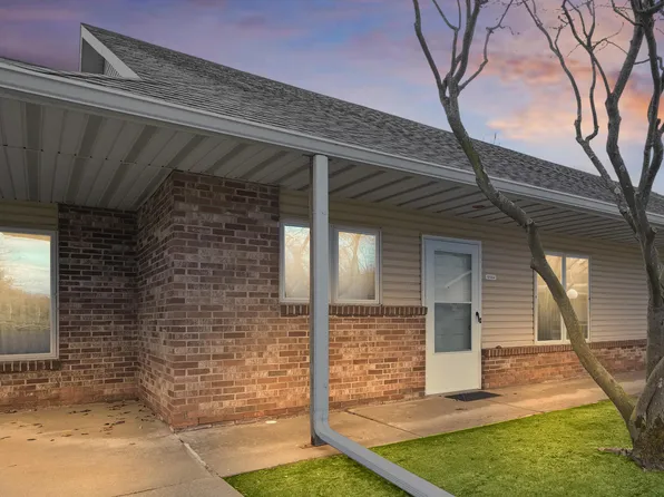 5514 Ivy Dr, Stevensville, MI 49127