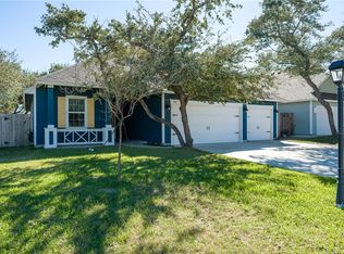 146 Norwood Oaks Dr, Rockport, TX 78382
