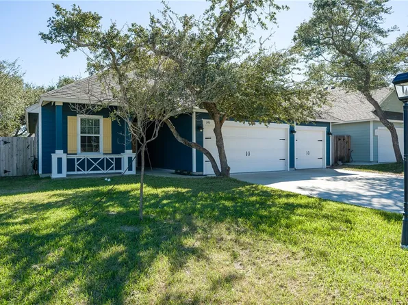 146 Norwood Oaks Dr, Rockport, TX 78382