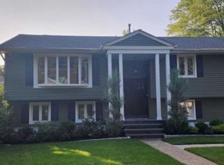 377 Chelsea St, Paramus, NJ 07652