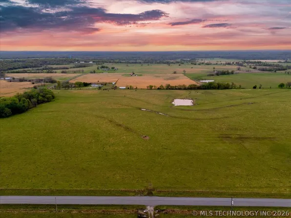 28 S 4360th Rd, Vinita, OK 74301