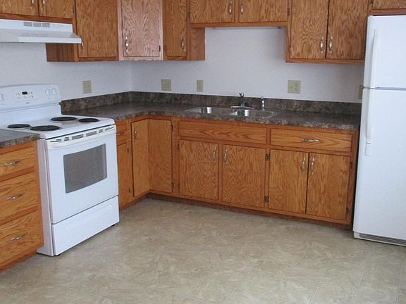 2nd image of 1240 Alicia Dr APT 4