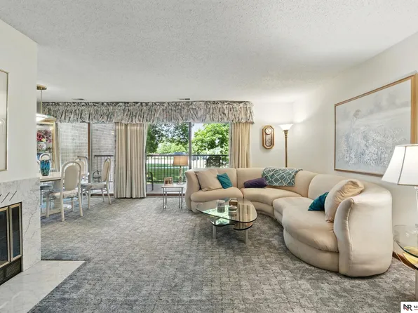 11937 Miracle Hills Dr APT 3, Omaha, NE 68154