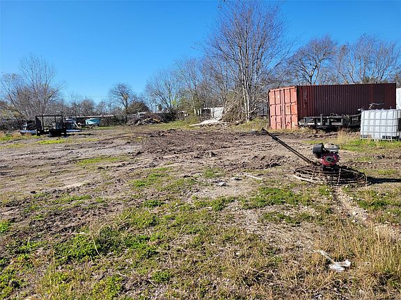 3rd image of 14042 Ambrose St