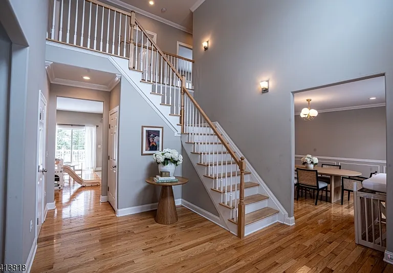 1 Reynolds Ave — Photo 2