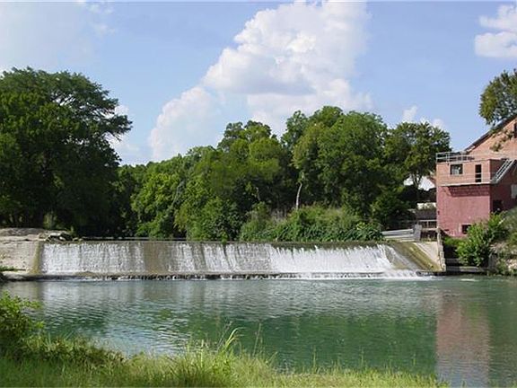 5th image of 113 River Lakes Ln
