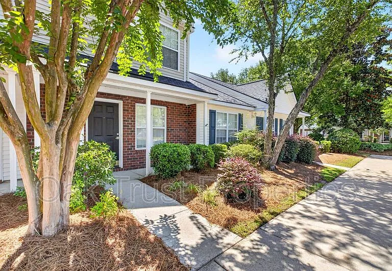 1001 Elm Hall Cir — Photo 3