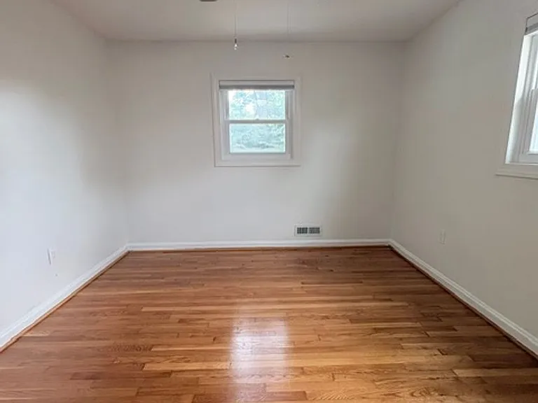 9714 Admiralty Dr — Photo 22