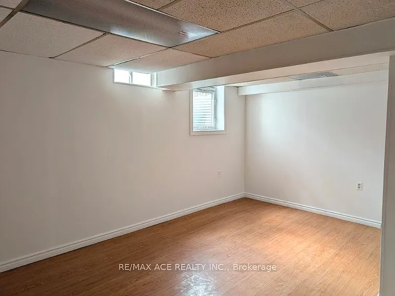 23 Riviera Dr #BASEMENT — Photo 7