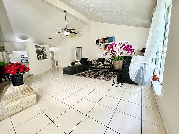 5th image of 15750 Tammany Ln