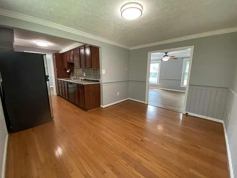 8513 Woodfall Rd — Photo 7
