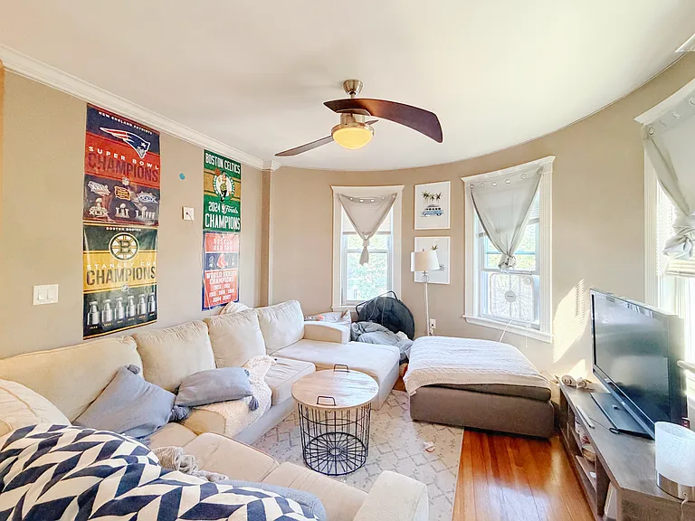 17 Pleasant St #3 — Photo 9