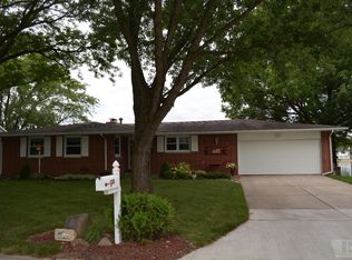 100 Lakeview Dr, Mason City, IA 50401