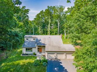 73 E St N, Suffield, CT 06078