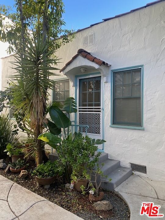 1st image of 1014 N Sweetzer Ave
