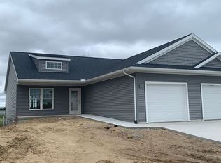 1275 Fieldstone Dr #1, Saint Johns, MI 48879