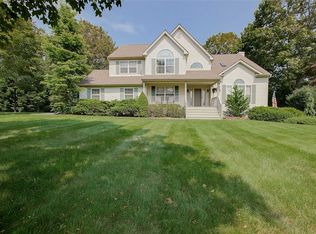 5 Cedar Creek Holw, Ronkonkoma, NY 11779