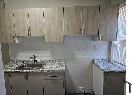 4948 Charles St — Photo 10