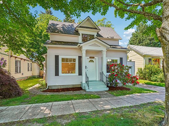 2nd image of 1909-1911 SE 35th Pl