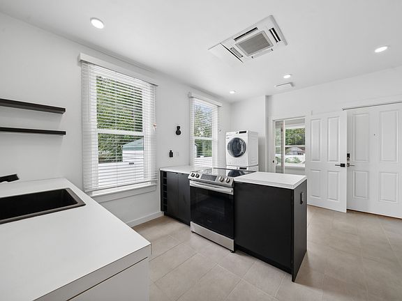 5th image of 2810 Griffin Ave #1