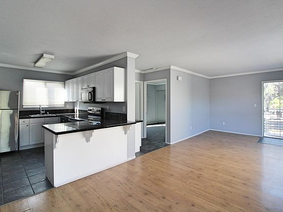 4th image of 2777 A St #7