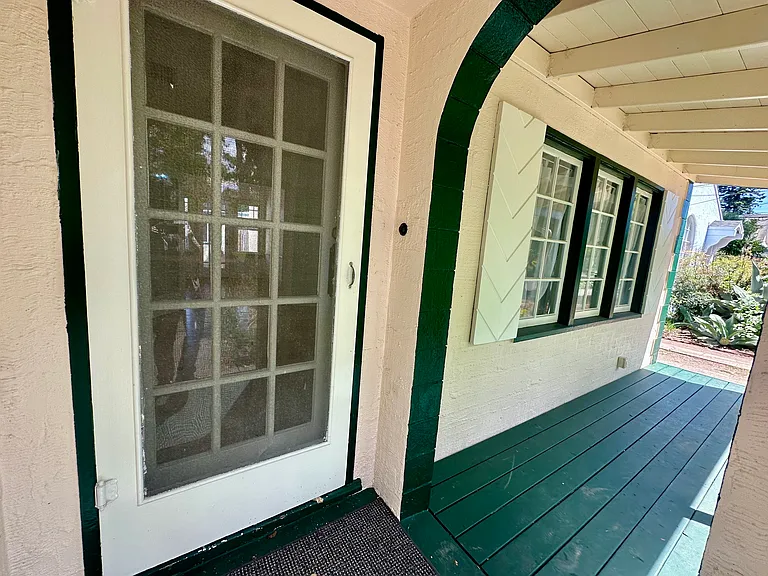 914 Slater St — Photo 3