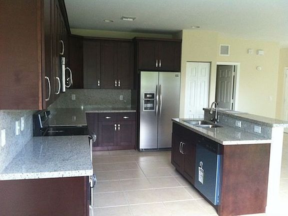 5th image of 2931 NE 2nd Dr