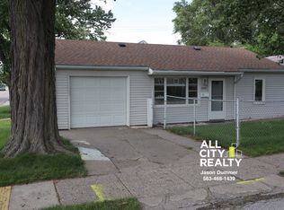 1904 Central Ave, Bettendorf, IA 52722