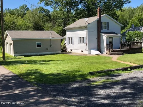7 Pershing St, Freeland, PA 18224