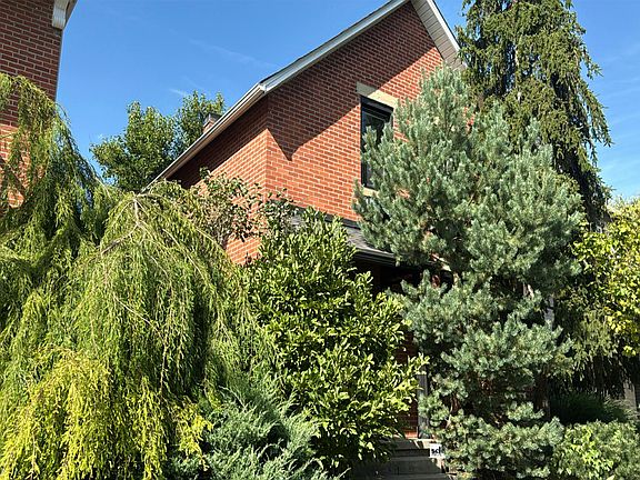 3rd image of 420 Stanley Ave