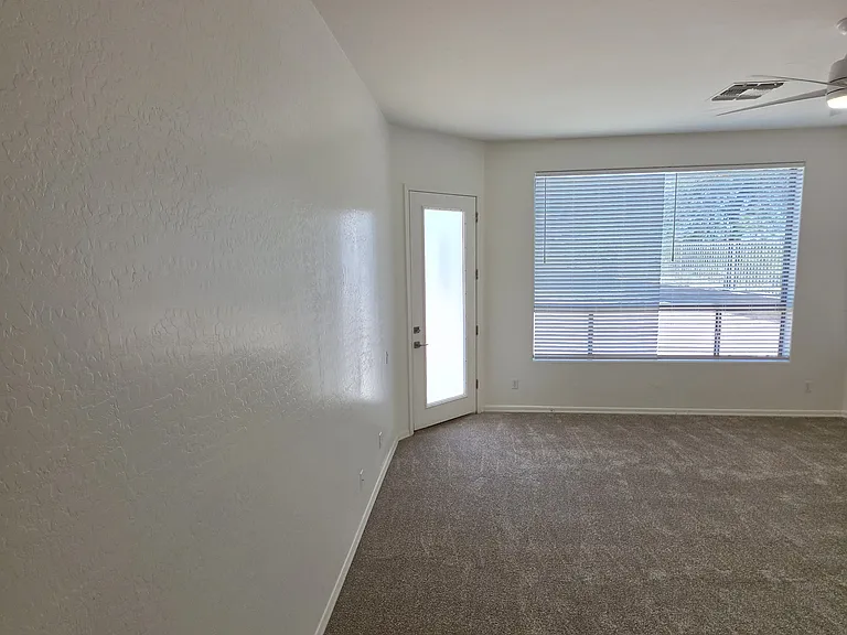 2653 N Travis — Photo 20