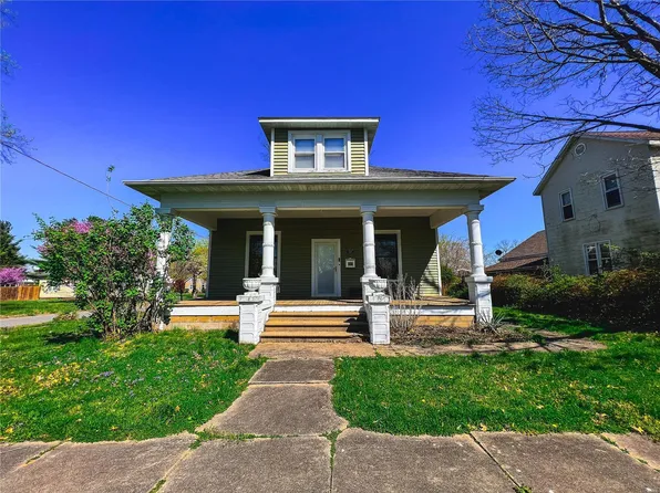 720 N 5th St, Vandalia, IL 62471