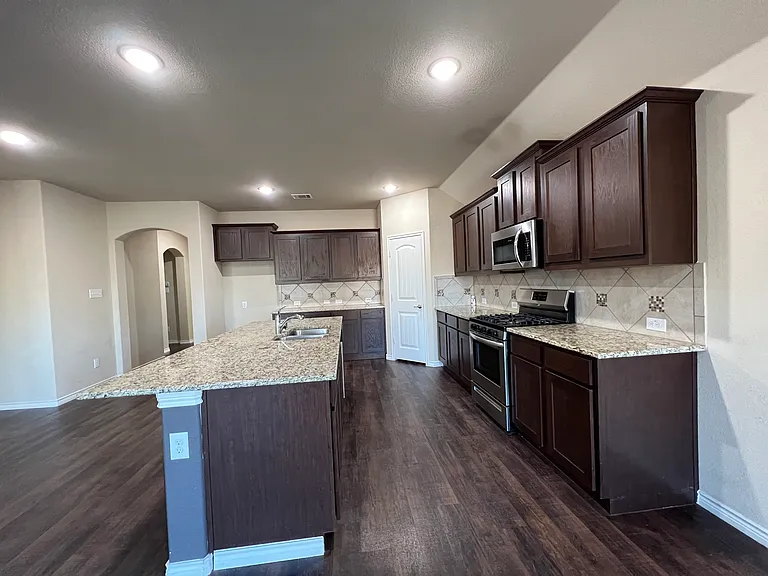569 W Kara Dr — Photo 9