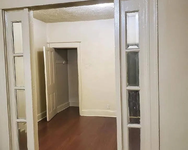 950 E Woodlawn Ave #1 — Photo 8