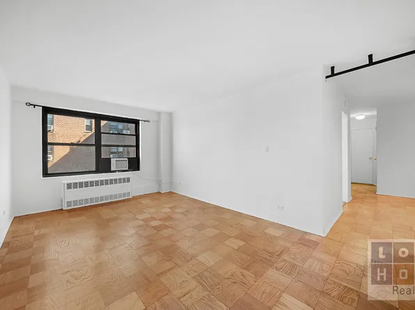 266 East Broadway image 2 of 27