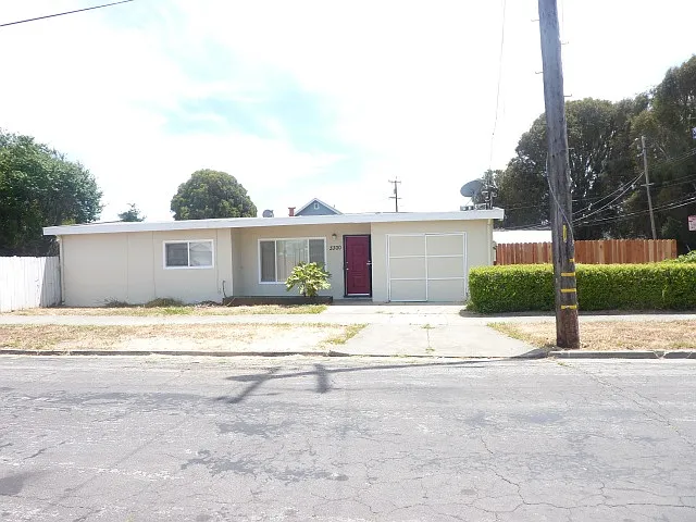 3300 Waller Ave photo 1
